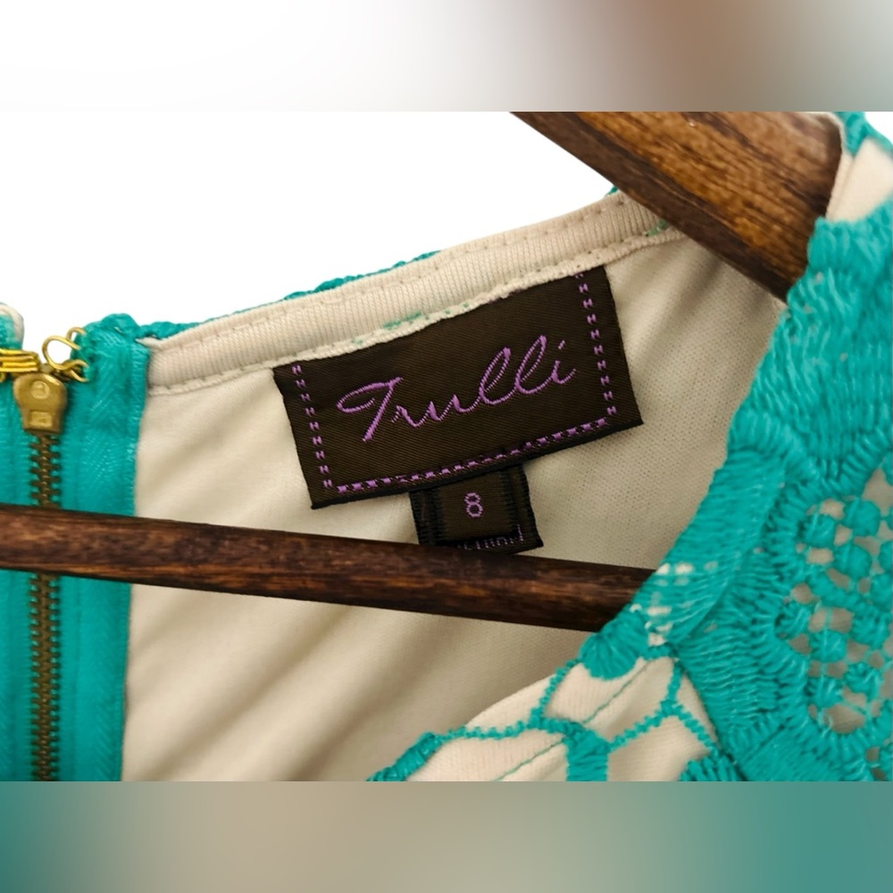 NWT Trulli sz 8 Vibrant Green Lace Overlay Sleeveless Mini Sheath Dress - Picture 6 of 10